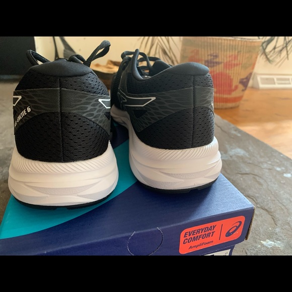 BRAND NEW ASICS EXCITE 6 - Picture 7 of 8